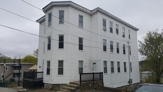 630 Main St in Southbridge, MA - Building Photo