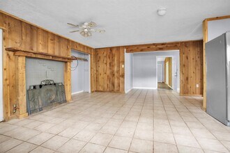 5934 Beech Dr in Montgomery, TX - Building Photo - Building Photo