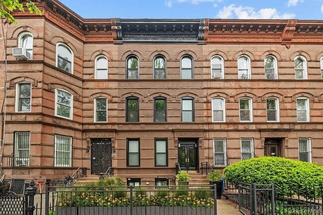 property at 581 Decatur St