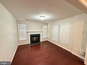 2539 Banshire Dr in Herndon, VA - Building Photo - Building Photo