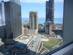 512 N McClurg Ct, Unit 1702 in Chicago, IL - Building Photo - Building Photo
