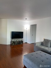 7492 Elm Ct in Monmouth Junction, NJ - Building Photo - Building Photo