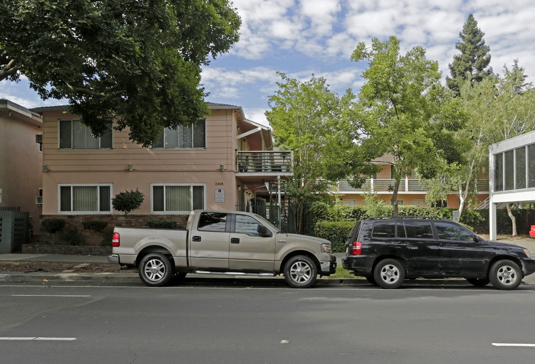 2308 P St in Sacramento, CA - Building Photo