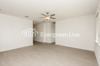 1212 Dragon Wy in Azle, TX - Building Photo - Building Photo