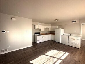 1826 Spring Lake W in Brownwood, TX - Building Photo - Building Photo