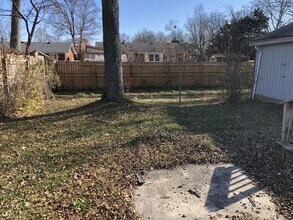 3603 Cedarwood Way in Jeffersontown, KY - Building Photo - Building Photo