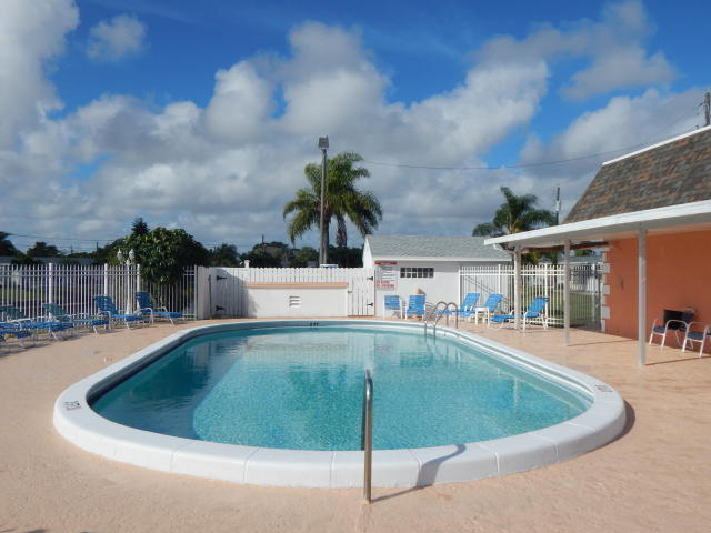 property at 2843 Duke Ln