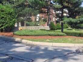 100 Ledgewood Dr, Unit 216 in Stoneham, MA - Building Photo