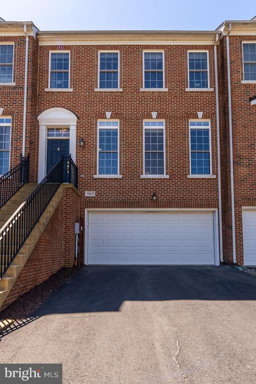 11607 Park Vista Blvd in Fairfax, VA - Building Photo - Building Photo