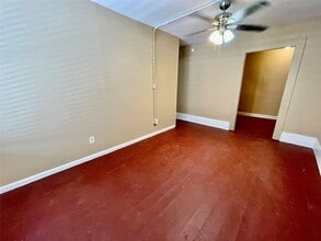 1814 Ave M 1/2 in Galveston, TX - Building Photo - Building Photo