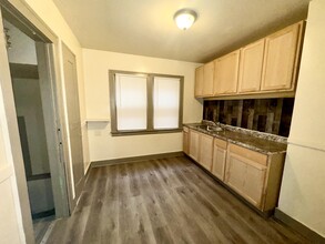 18540 Russell in Highland Park, MI - Building Photo - Building Photo