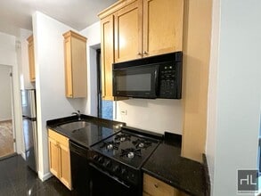 East 84th Street, Unit 2F in New York, NY - Foto de edificio - Building Photo