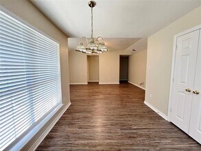 407 S Baker St in Ferris, TX - Building Photo - Building Photo
