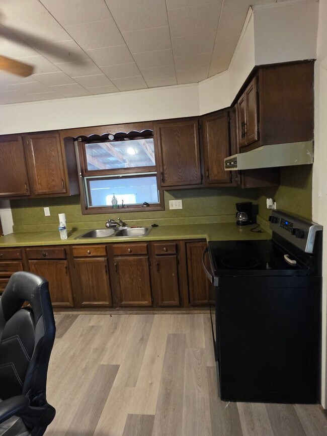 531 Franklin St in Ackley, IA - Building Photo - Building Photo