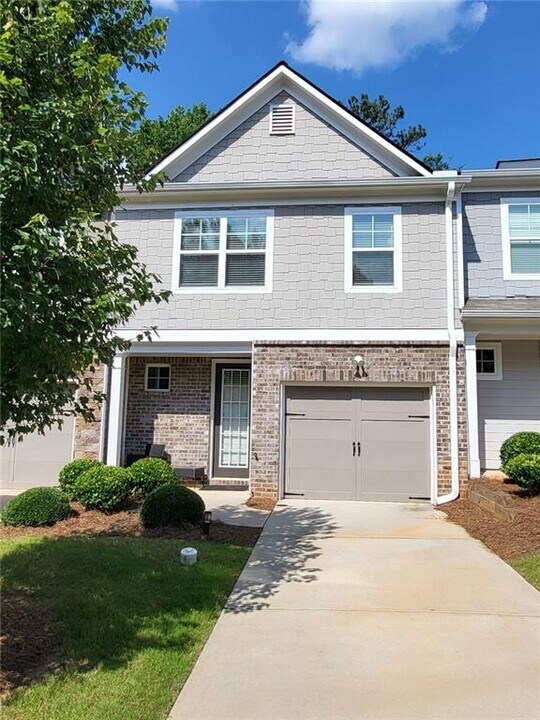 5211 Madeline Pl in Stone Mountain, GA - Foto de edificio