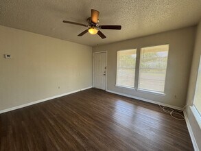 1810 N Gray St in Killeen, TX - Building Photo - Building Photo