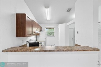 3562 NW 91st Ln in Sunrise, FL - Building Photo - Building Photo