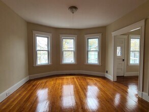31 Spencer Ave in Somerville, MA - Building Photo - Building Photo