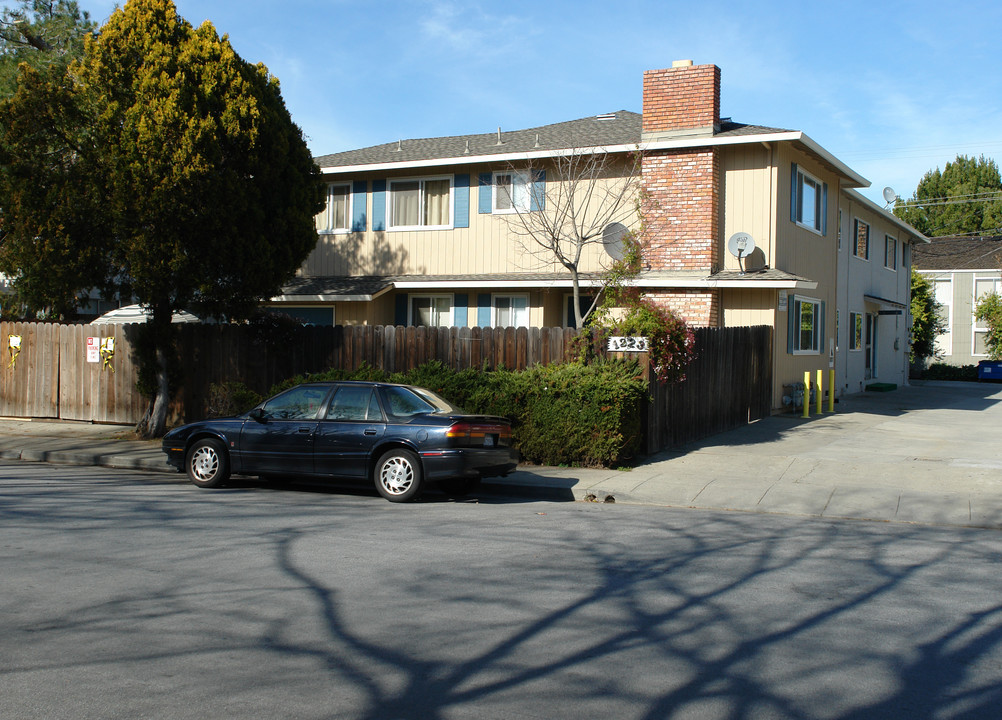 1223 W Mckinley Ave in Sunnyvale, CA - Building Photo