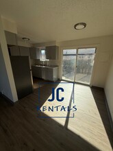 4210 W Arlington St, Unit B in Yakima, WA - Building Photo - Building Photo