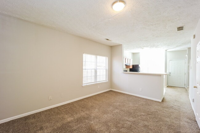 6055 Camden Forrest Dr in Riverdale, GA - Building Photo - Building Photo