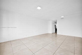 18016 NW 40th Ct in Miami Gardens, FL - Building Photo - Building Photo