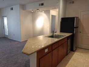 5302 E Van Buren St, Unit 3063 in Phoenix, AZ - Foto de edificio - Building Photo