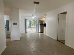 702 Plumosa Ave in Fruitland Park, FL - Building Photo - Building Photo