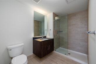 Farmers Park in Springfield, MO - Foto de edificio - Interior Photo