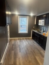 292 Elm St, Unit 292 elm st Unit 1 in North Attleboro, MA - Foto de edificio - Building Photo