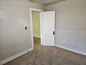 2910 James Ave S, Unit G Apt in Minneapolis, MN - Building Photo - Building Photo