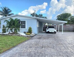 7031 Taylor St in Hollywood, FL - Foto de edificio - Building Photo