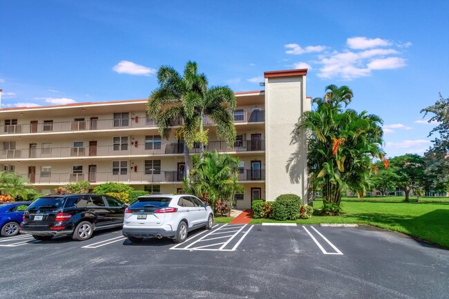 26 Abbey Ln in Delray Beach, FL - Foto de edificio - Building Photo