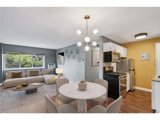 property at 504 W Franklin Ave