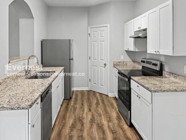 4095 Robin Cir in Atlanta, GA - Building Photo - Building Photo