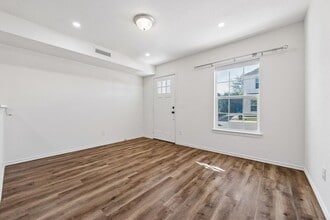 230 Debus Dr in Taylor, TX - Building Photo - Building Photo