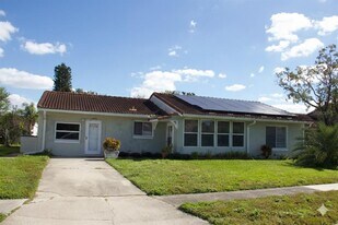 10174 Mason Dixon Cir in Orlando, FL - Building Photo