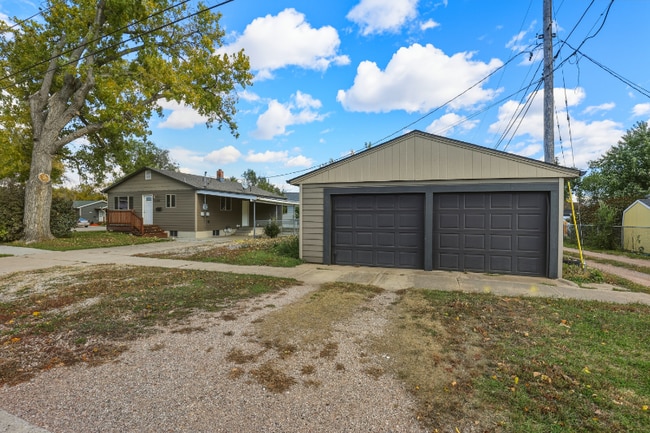 2104 Prairie Ave in Rapid City, SD - Building Photo - Building Photo