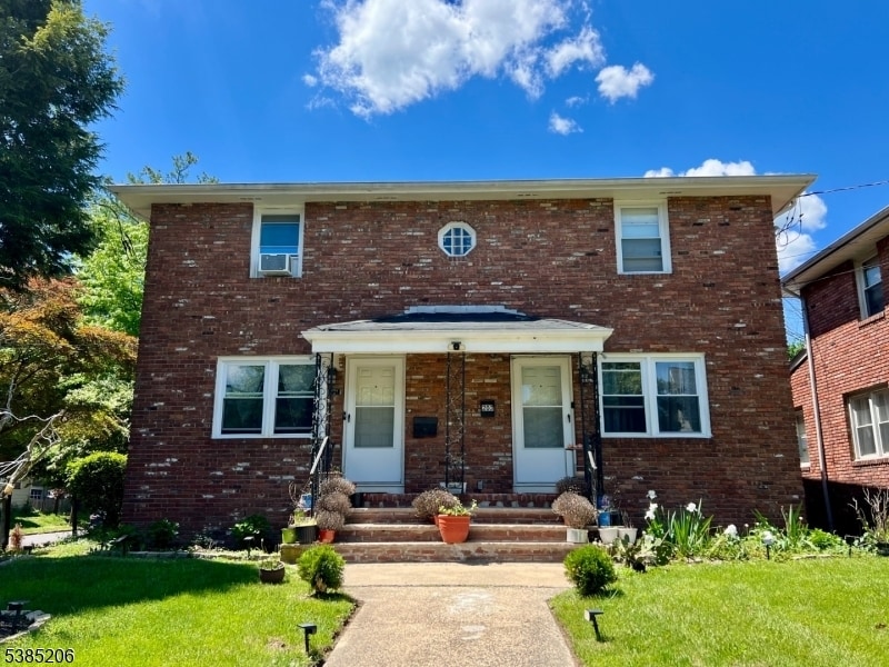 201 E 9th St in Plainfield, NJ - Foto de edificio