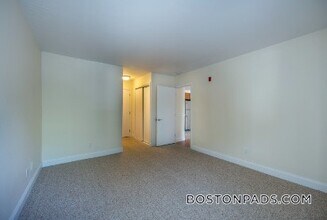 10 Westgate Dr, Unit 1T in Woburn, MA - Building Photo - Building Photo