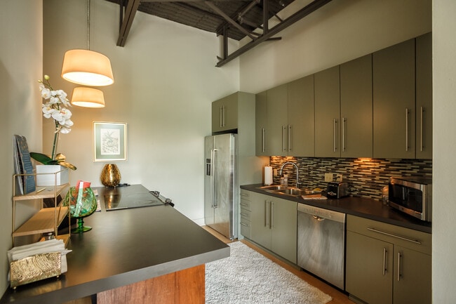 509 W Spring St, Unit 403 in Fayetteville, AR - Building Photo - Building Photo