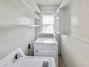 37 Juniper St, Unit 1 in Boston, MA - Building Photo - Building Photo