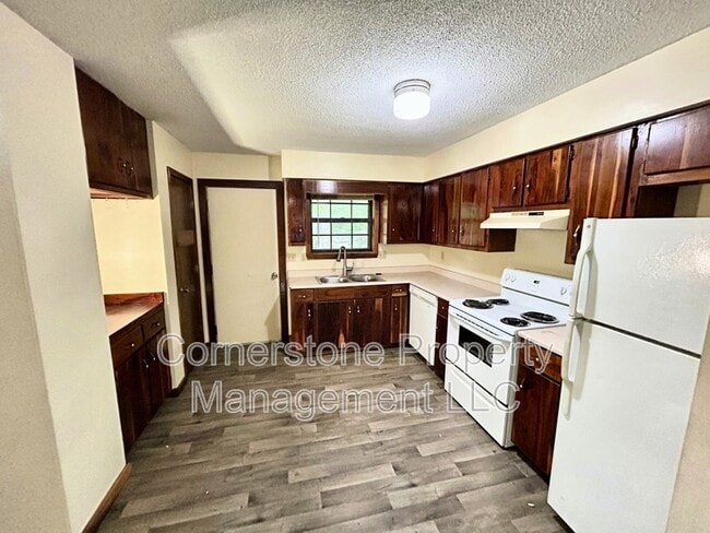 719 Locust St in Eudora, KS - Building Photo - Building Photo