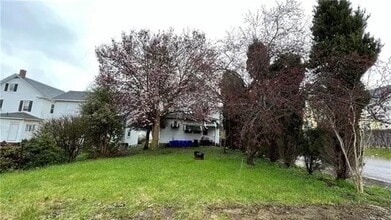 1614 Hanna St in New Castle, PA - Building Photo - Building Photo