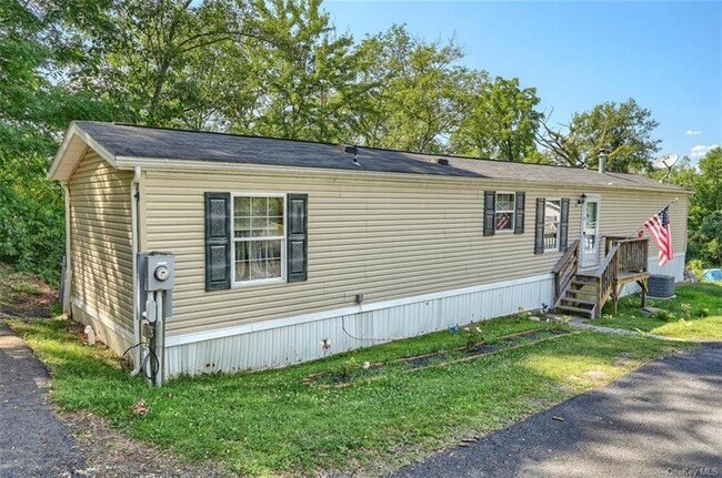 property at 5195 NY-52