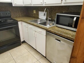 610 NW 13th St, Unit 0180 in Boca Raton, FL - Building Photo - Building Photo