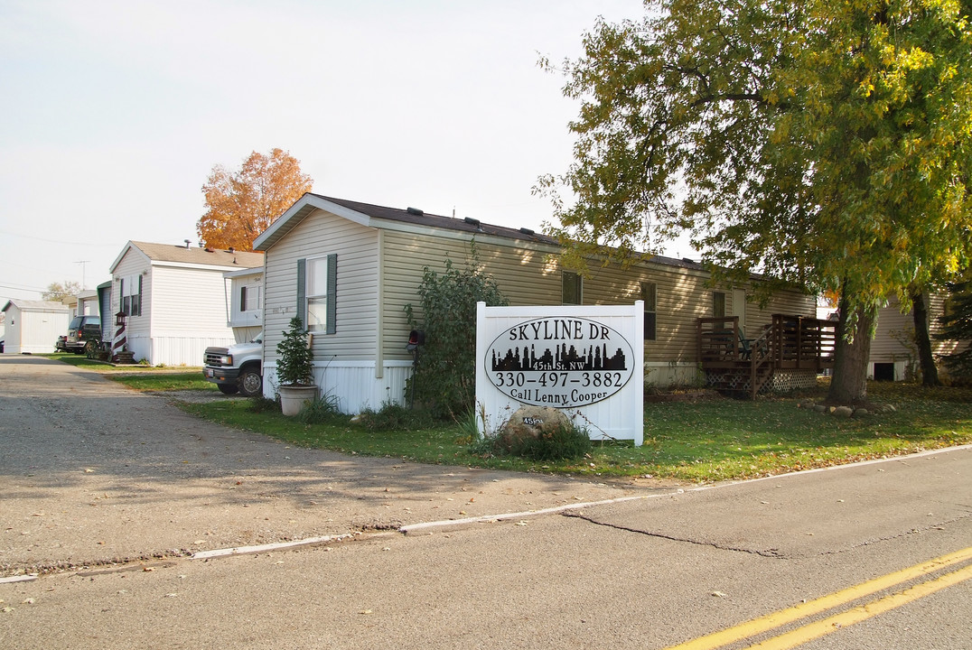 Skyline Hills in Canton, OH - Foto de edificio