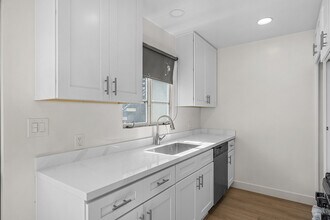 426 S Los Robles Ave, Unit C in Pasadena, CA - Building Photo - Building Photo