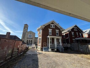 810 Sunset Ave in Cincinnati, OH - Building Photo - Building Photo