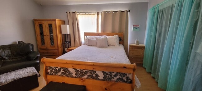 335 E Plymouth St in Inglewood, CA - Building Photo - Building Photo